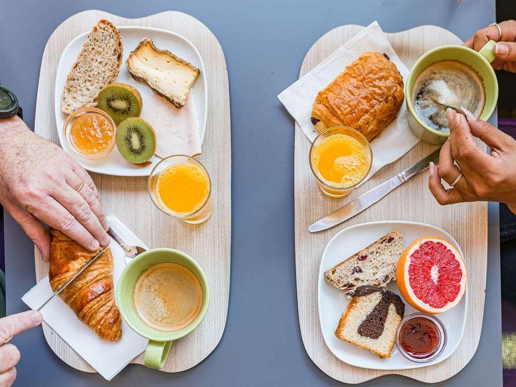 Ibis Styles Annecy Centre Gare Hotell Restaurant bilde