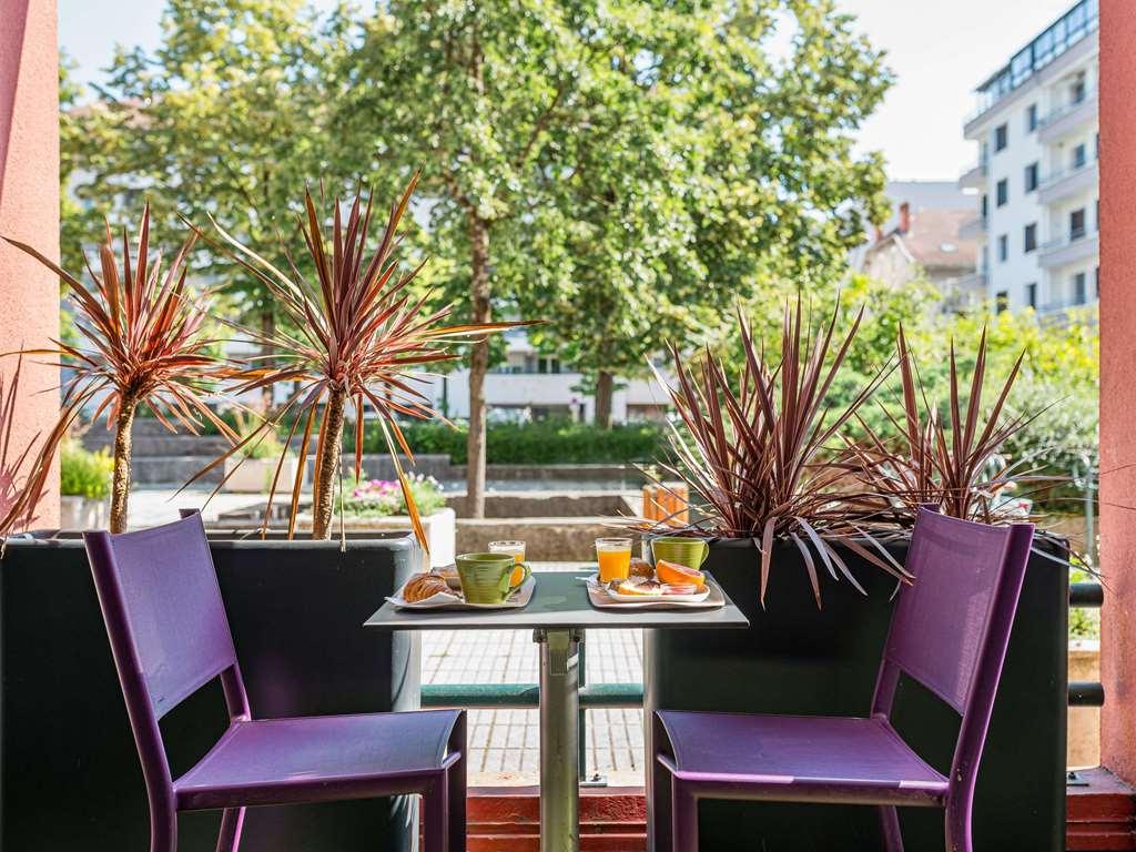 Ibis Styles Annecy Centre Gare Hotell Restaurant bilde